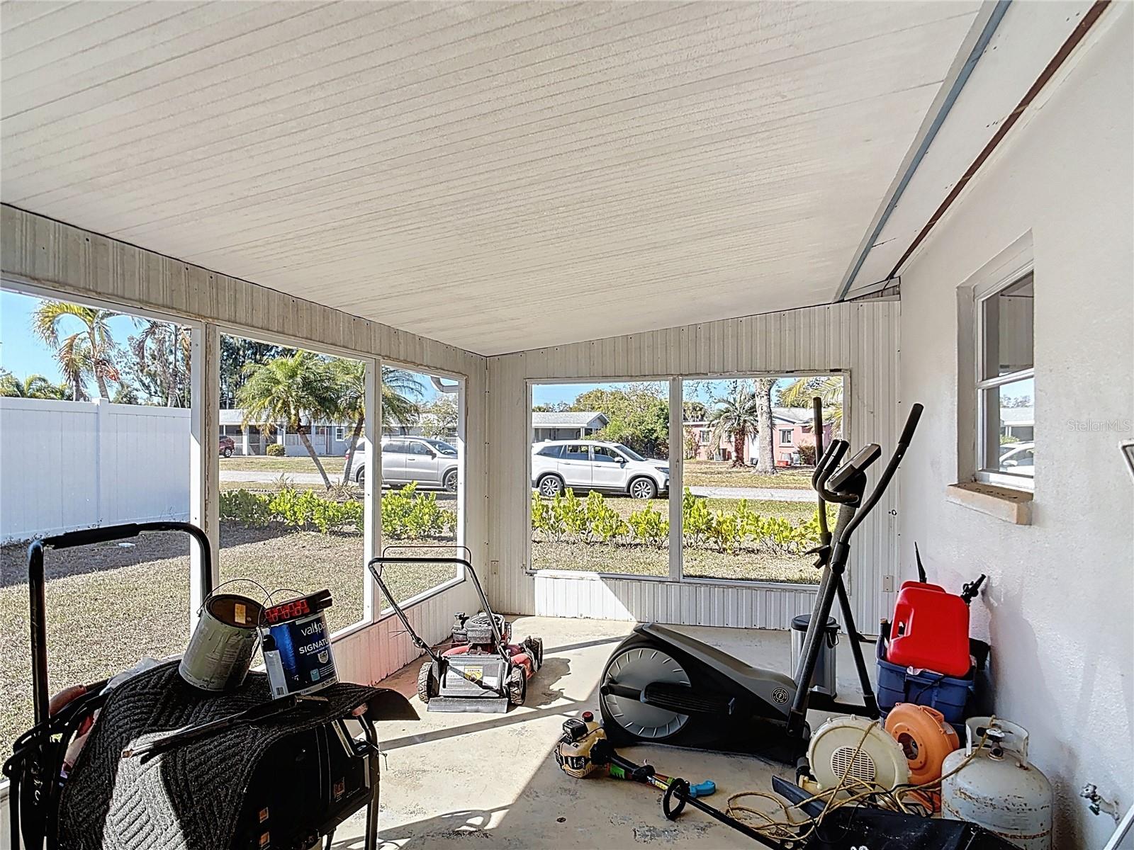 Image 27 of 42 For 1144 Pineland Avenue