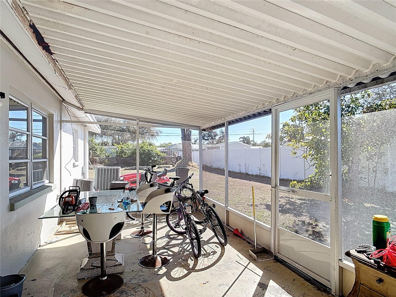 Image 28 of 42 For 1144 Pineland Avenue