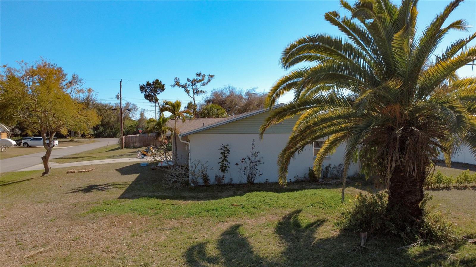 Image 31 of 42 For 1144 Pineland Avenue