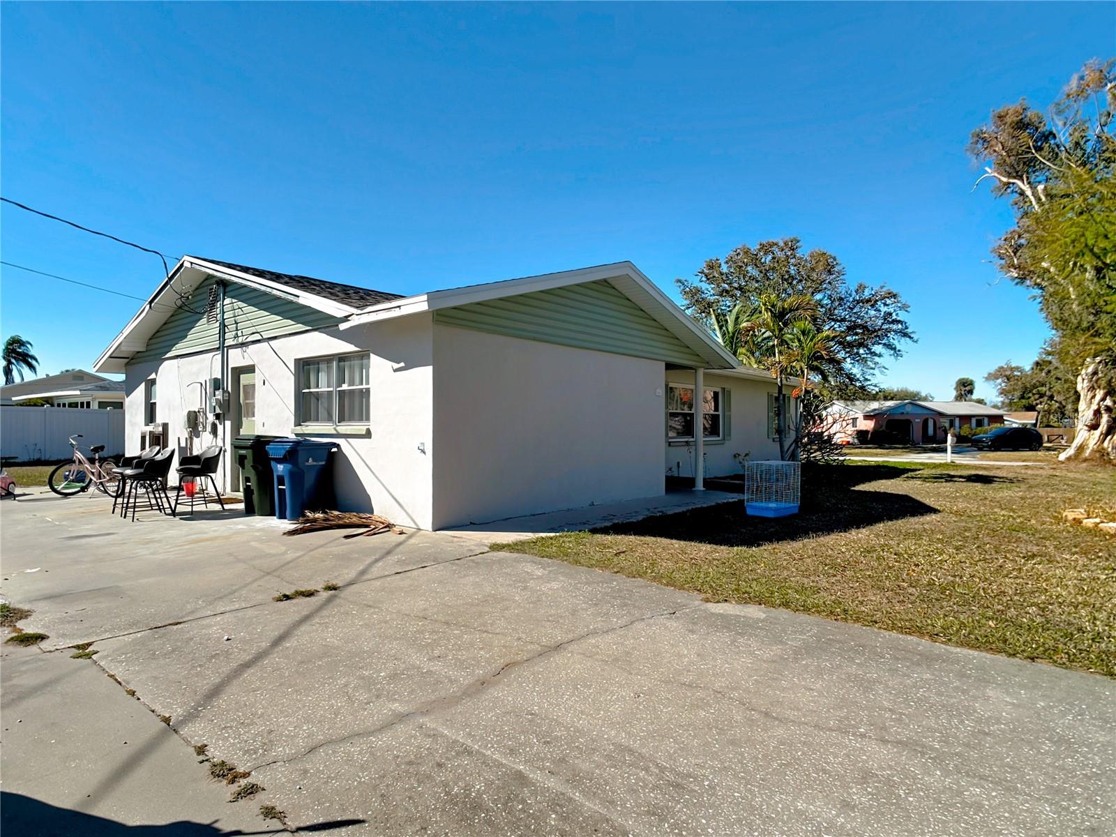 Image 38 of 42 For 1144 Pineland Avenue