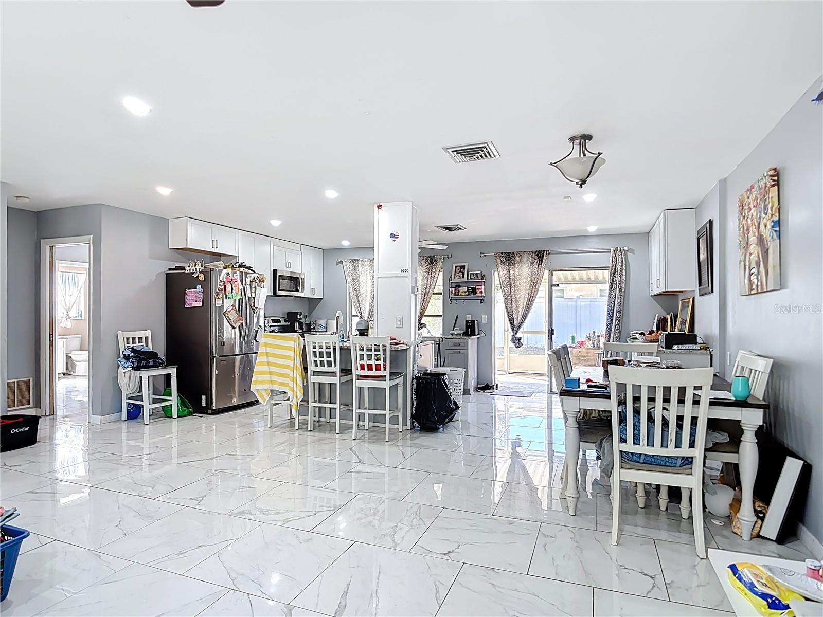 Image 7 of 42 For 1144 Pineland Avenue