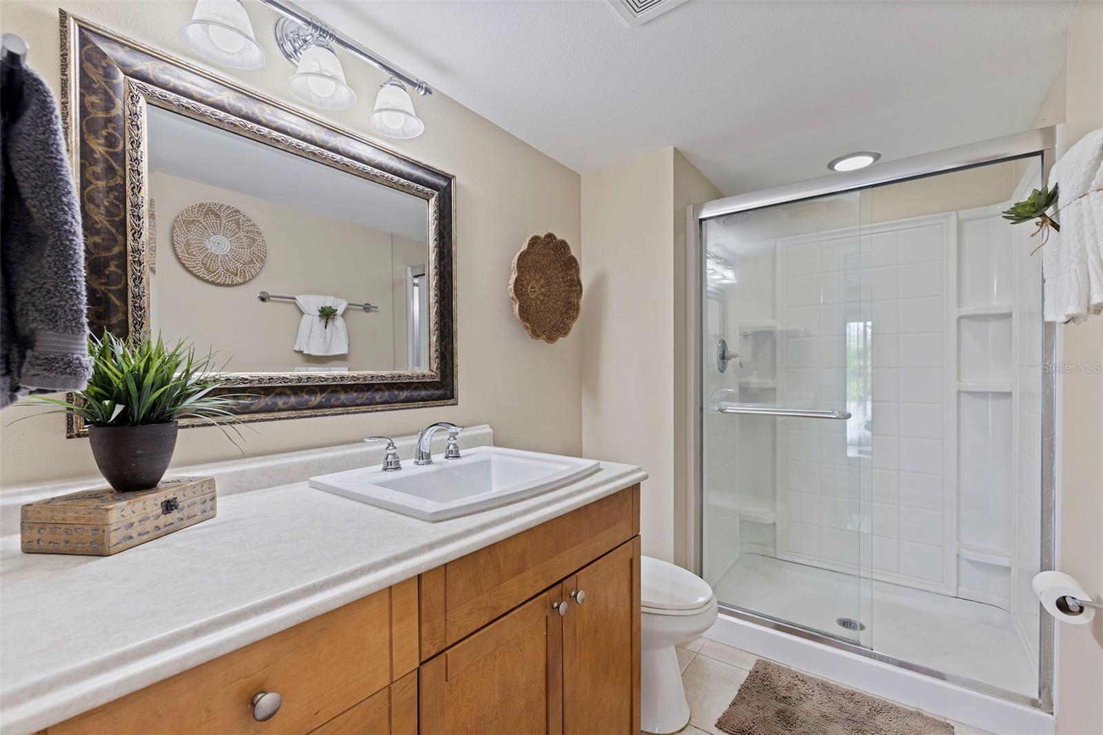 Image 23 of 39 For 405 Cordova Green