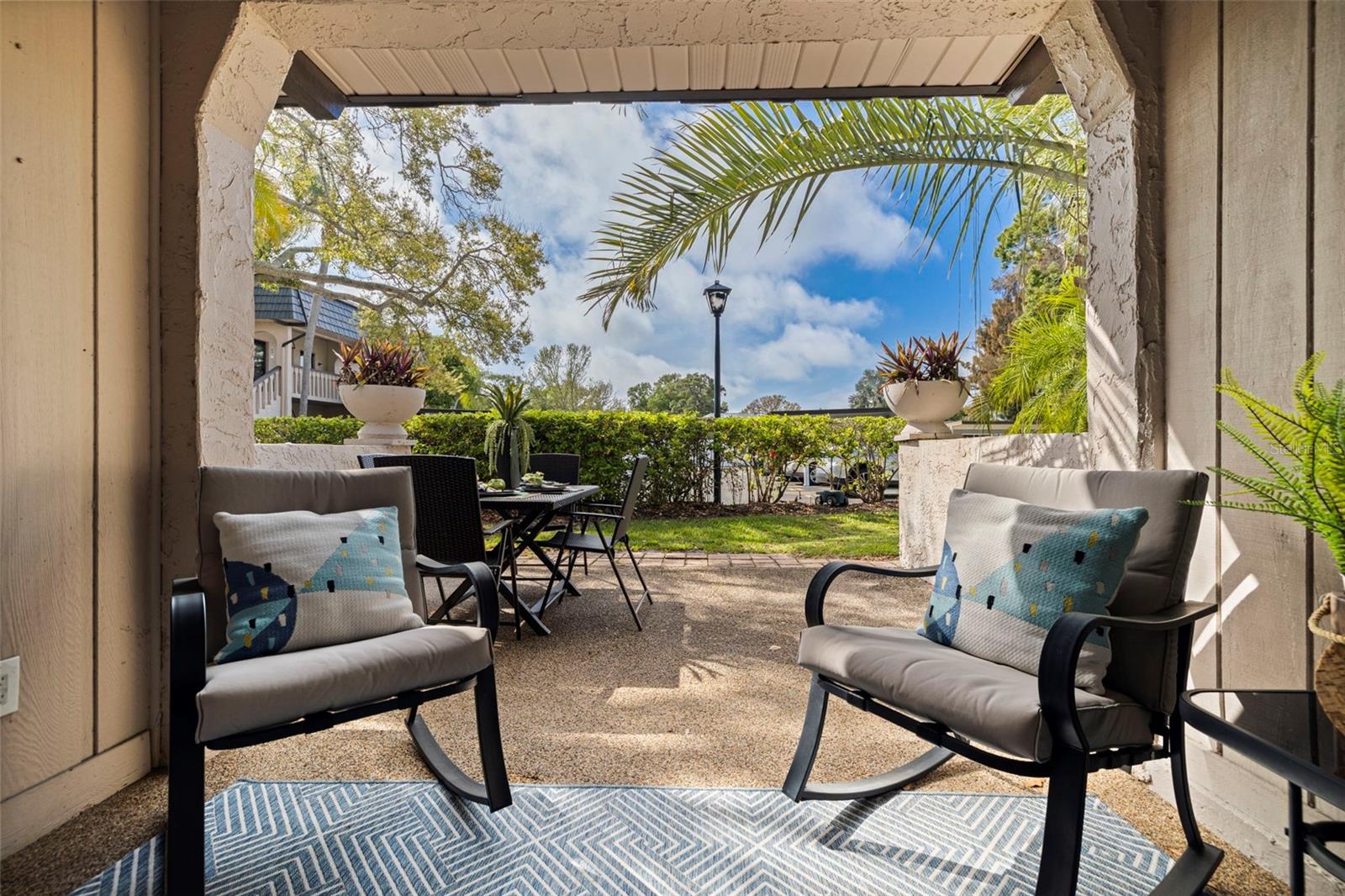 Image 25 of 39 For 405 Cordova Green