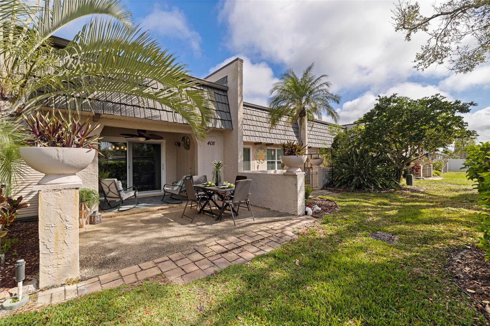 Image 27 of 39 For 405 Cordova Green