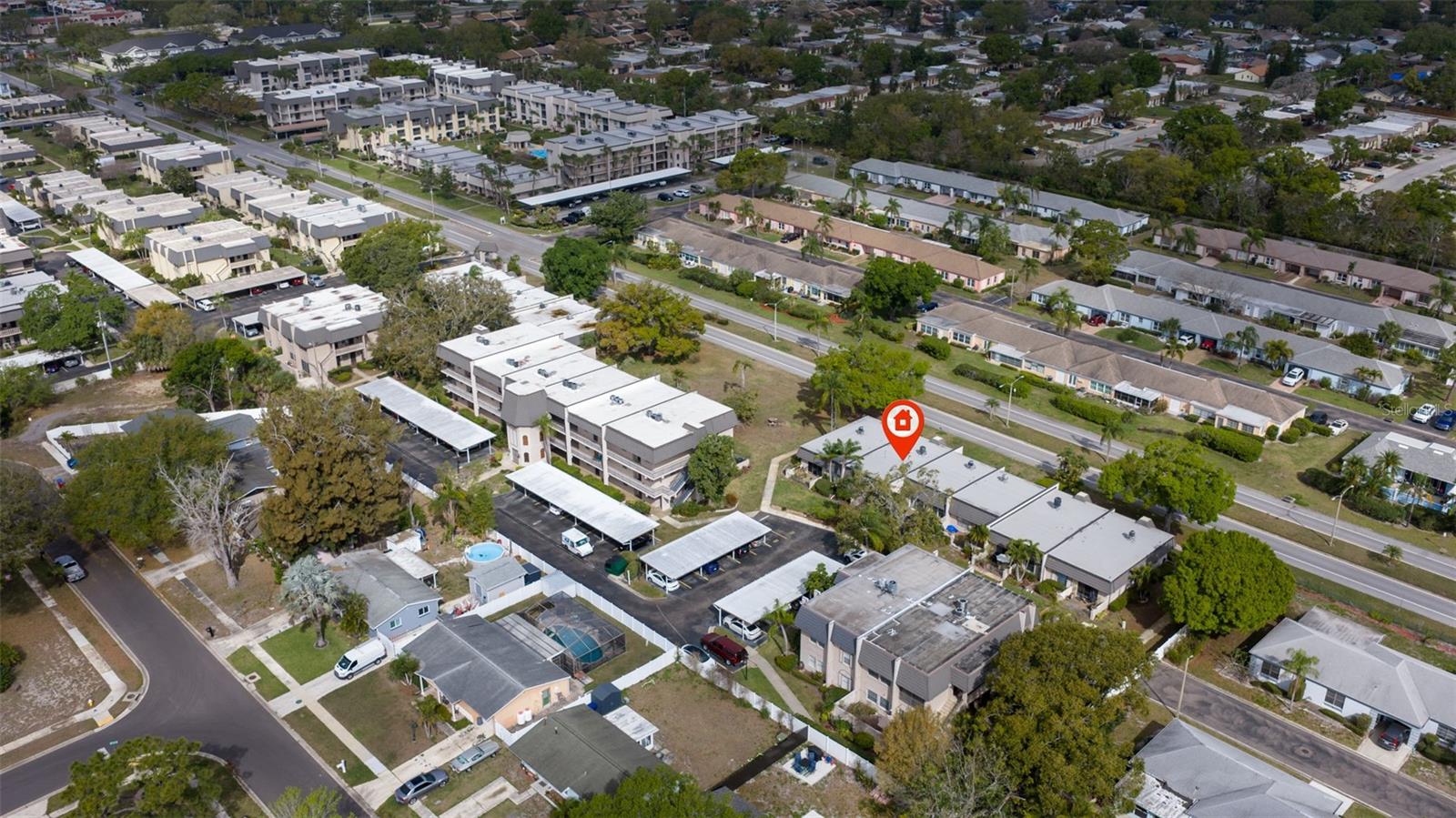 Image 33 of 39 For 405 Cordova Green