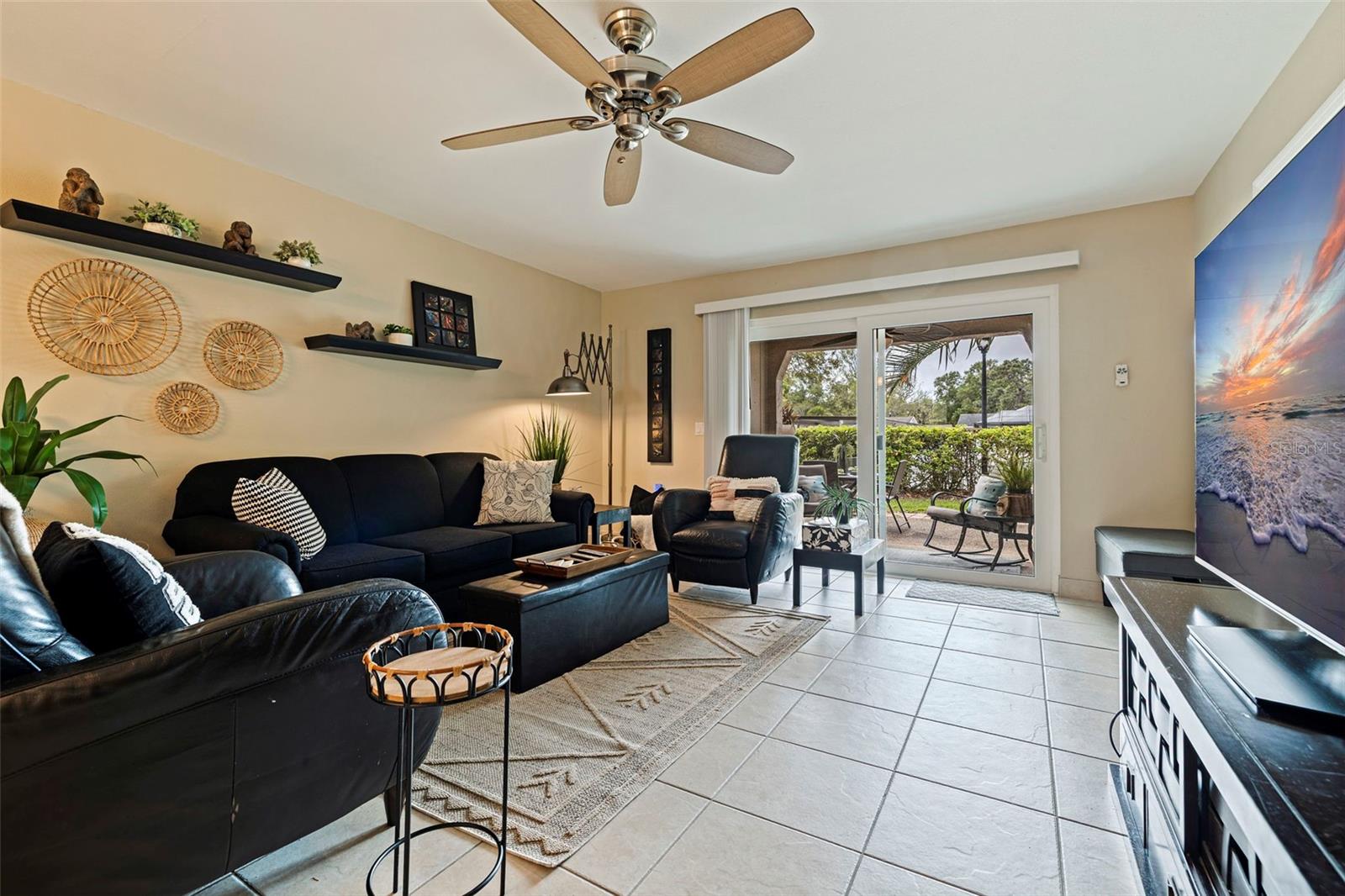 Image 6 of 39 For 405 Cordova Green