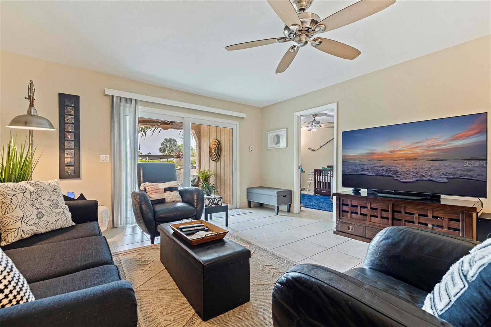 Image 7 of 39 For 405 Cordova Green