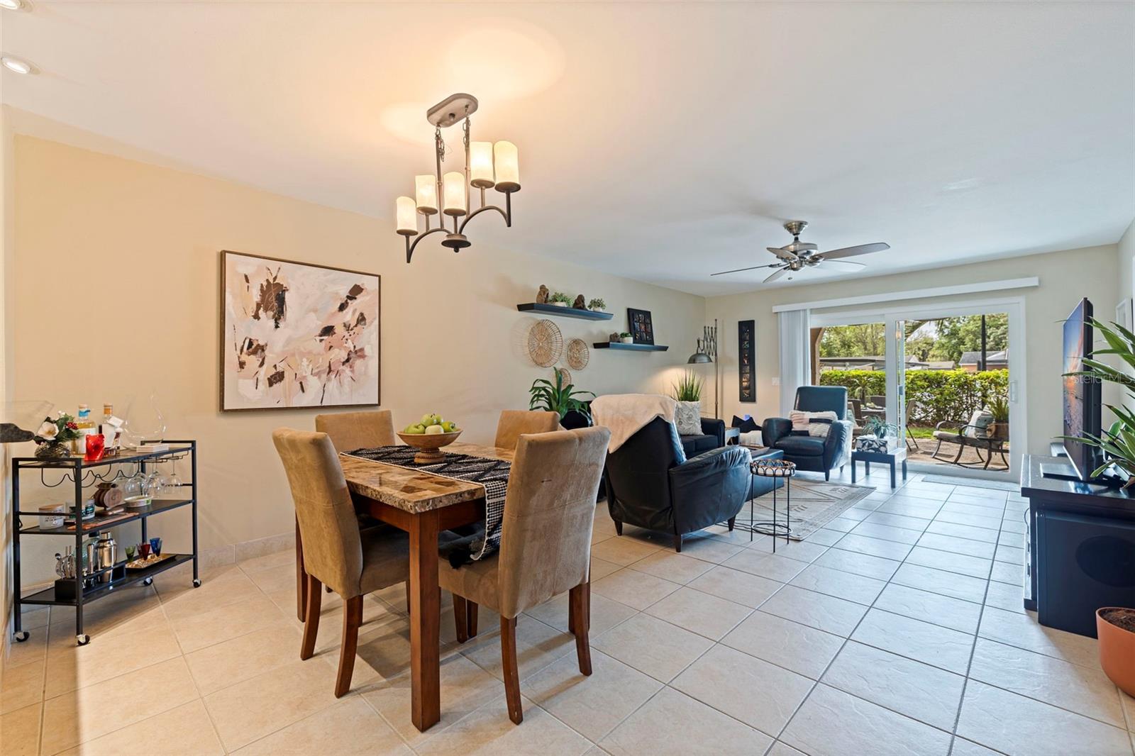 Image 8 of 39 For 405 Cordova Green