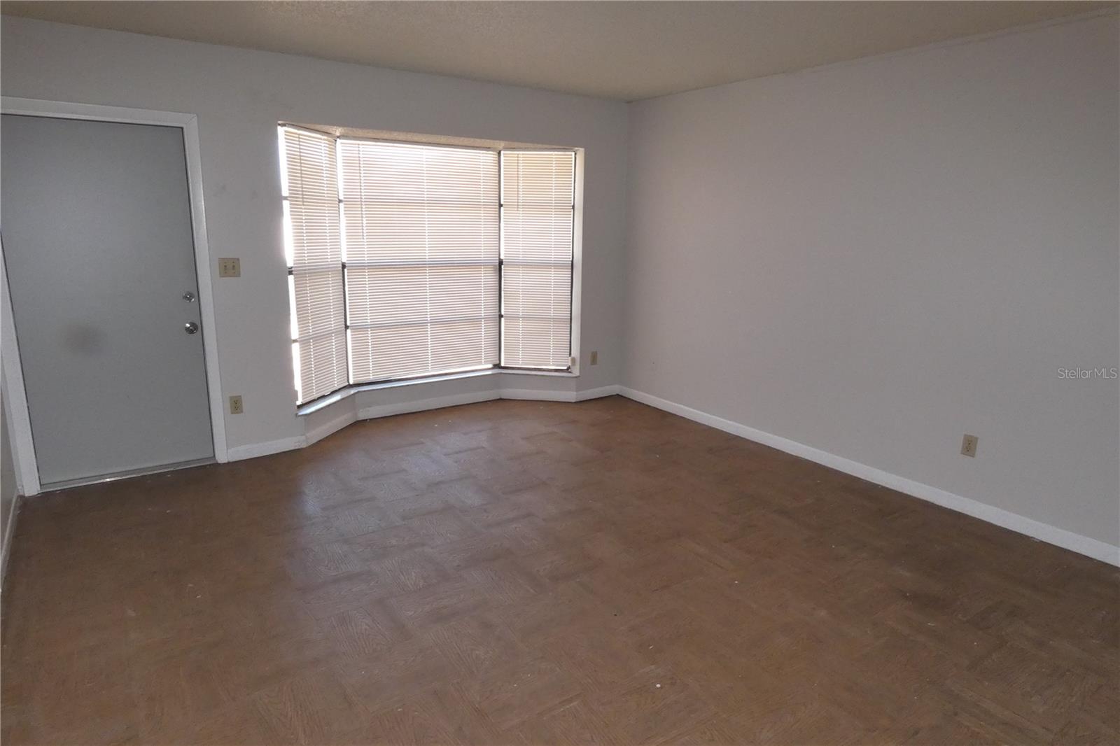 Image 5 of 19 For 9201 7th Street N