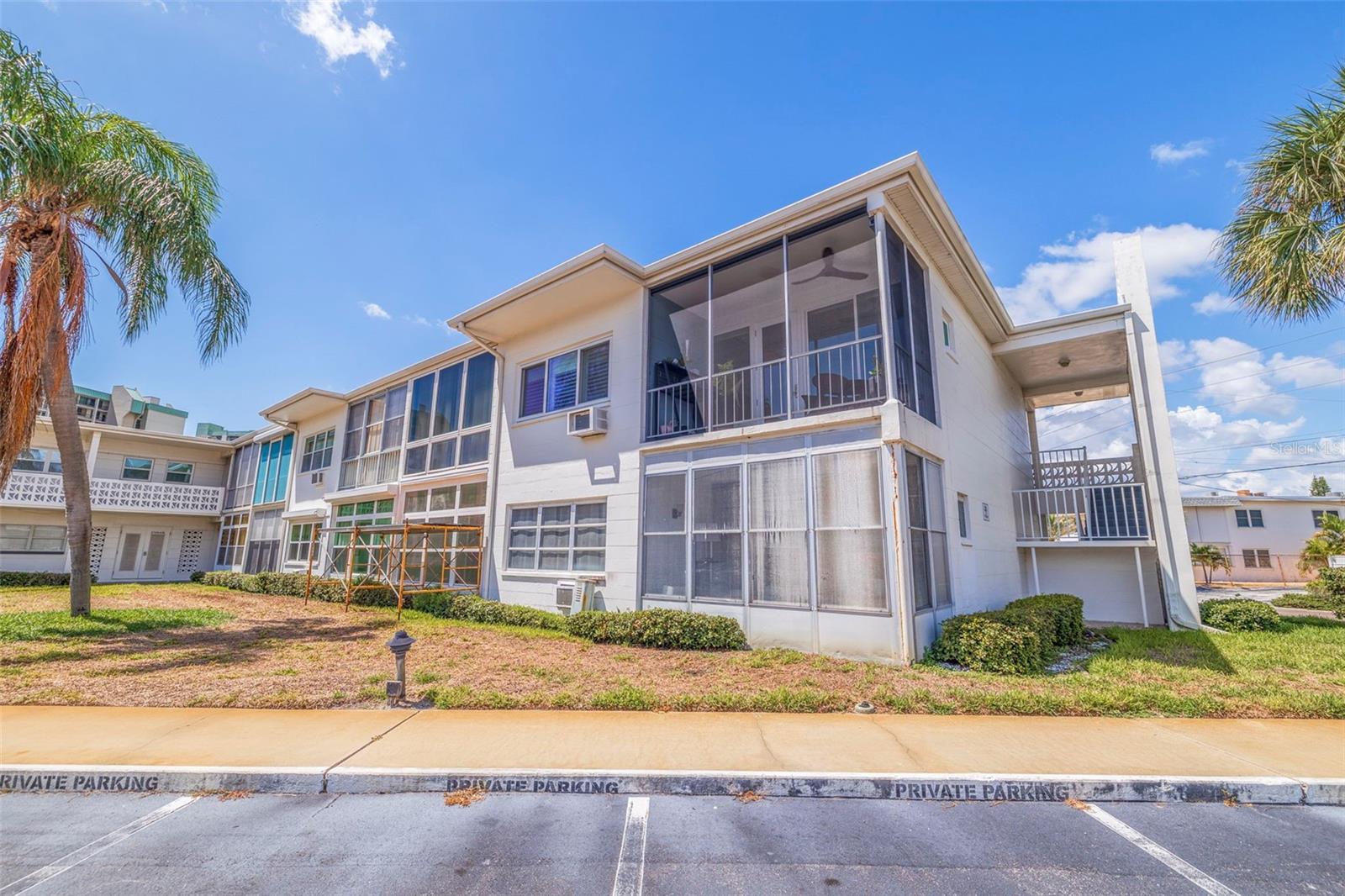 Image 16 of 29 For 7050 Sunset Way 7