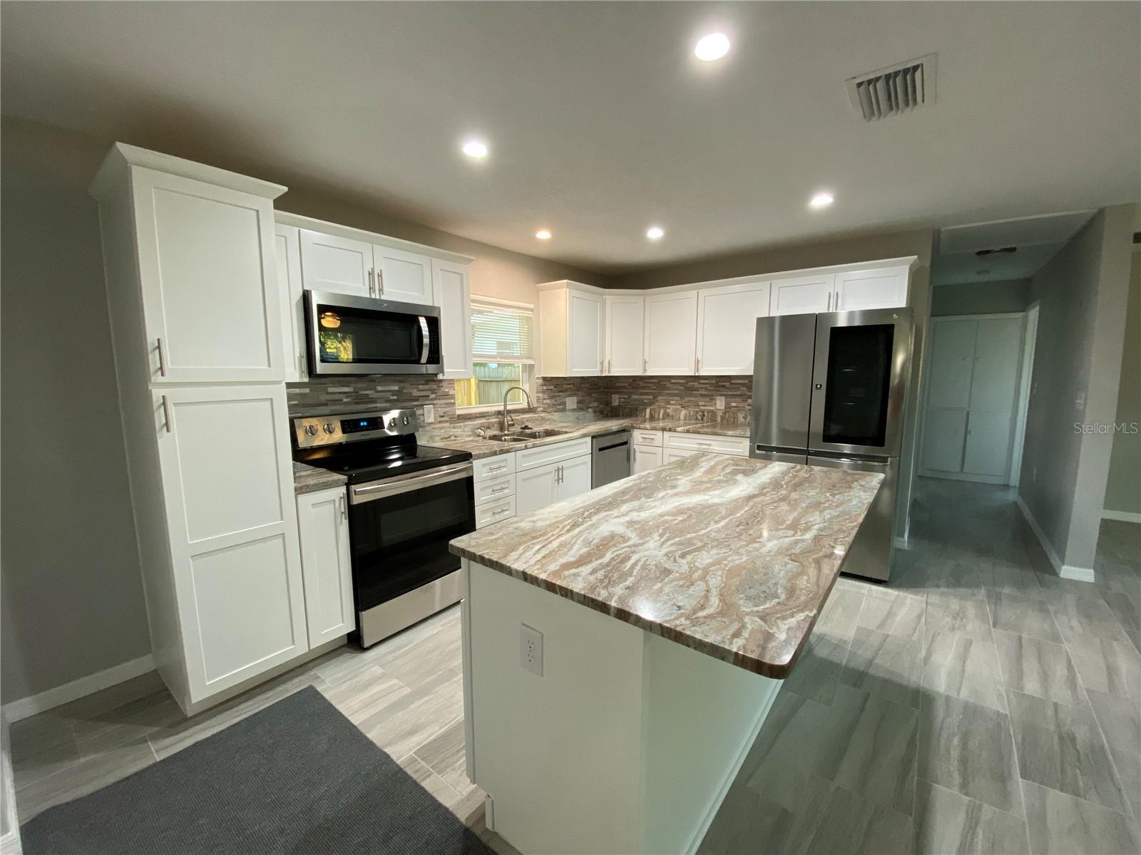 Image 9 of 73 For 38415 9th Avenue