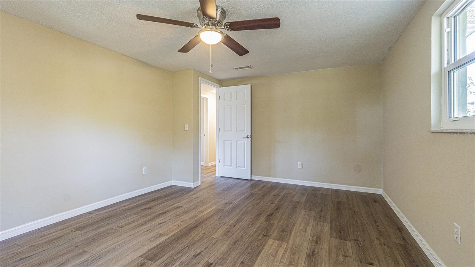 Image 14 of 24 For 37329 Hannah Lane