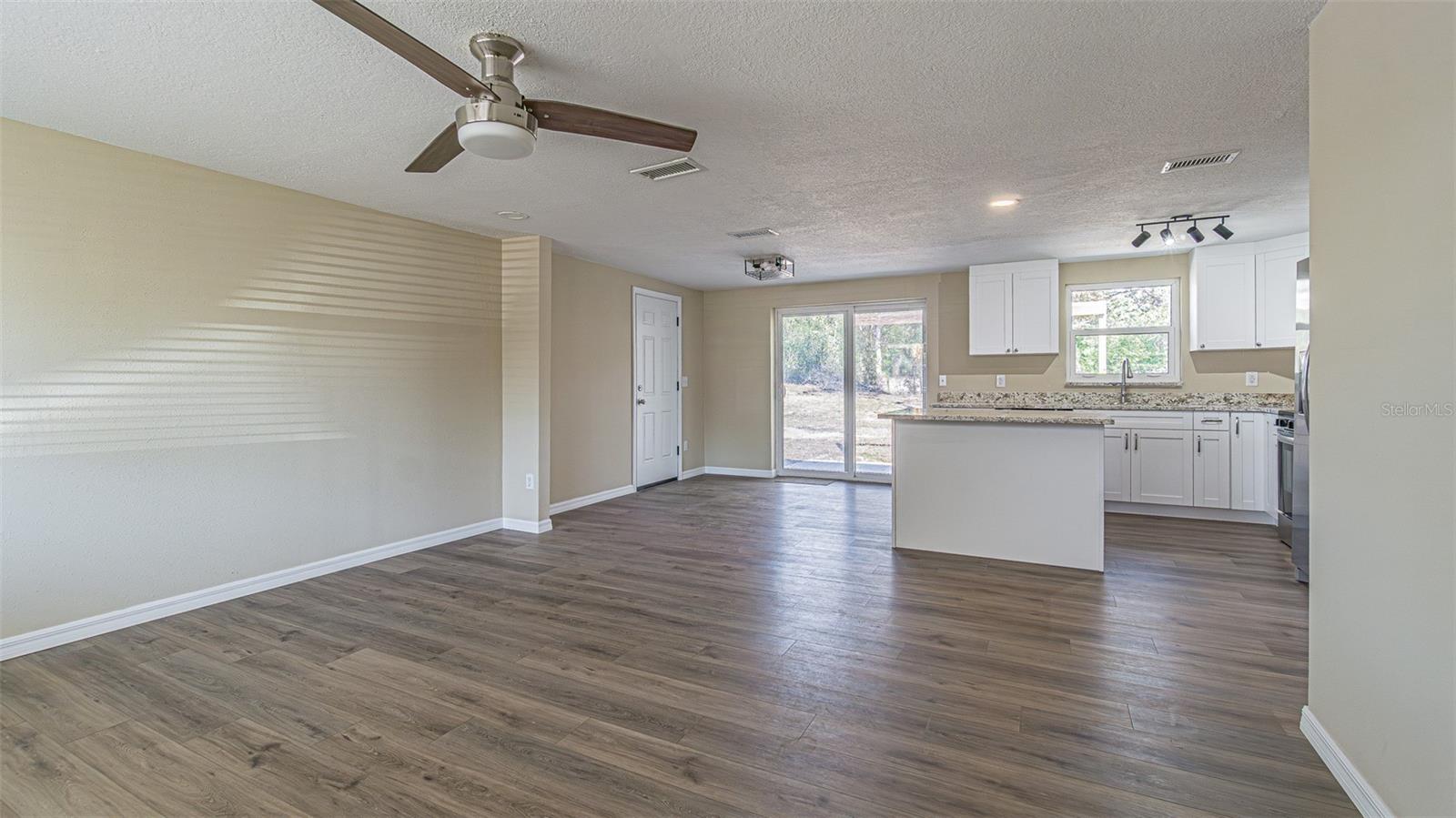 Image 8 of 24 For 37329 Hannah Lane