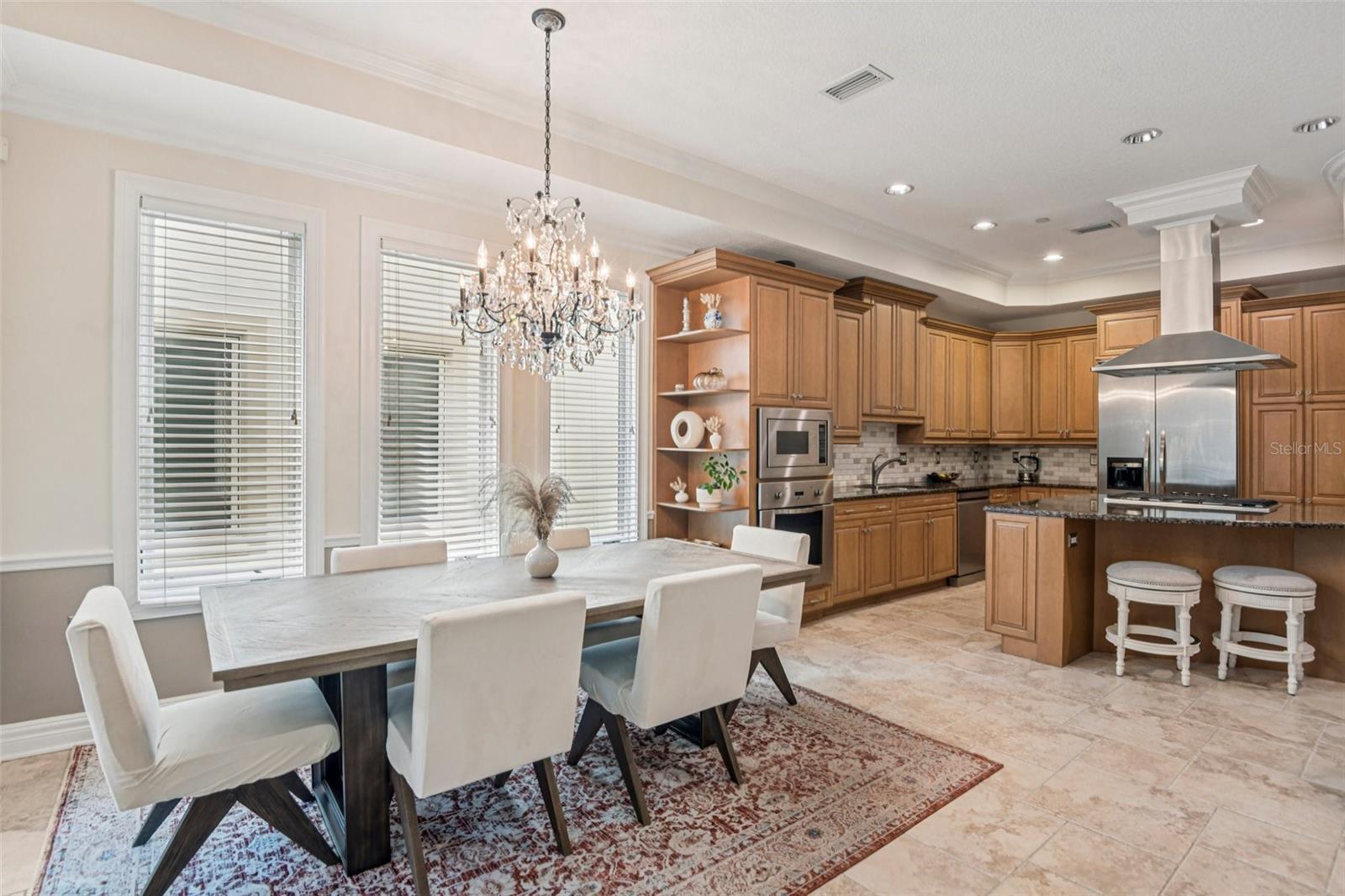 Image 10 of 35 For 3841 Azeele Street