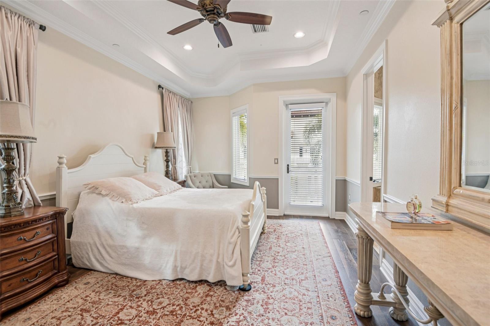 Image 16 of 35 For 3841 Azeele Street