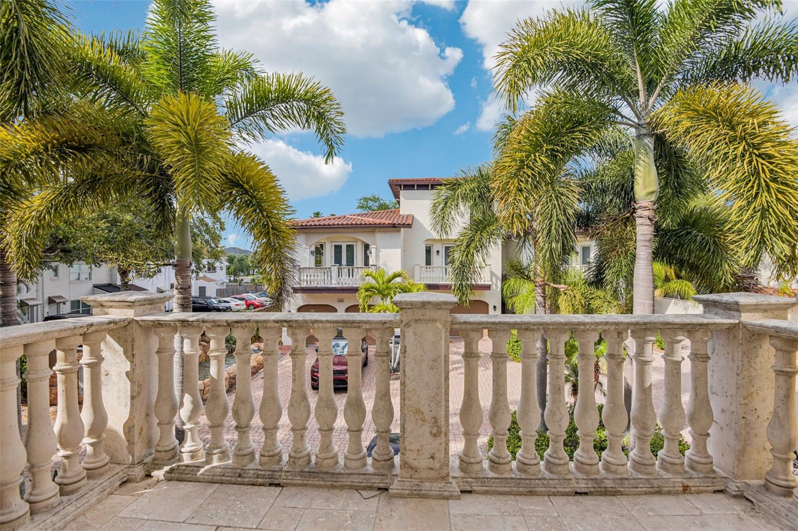 Image 17 of 35 For 3841 Azeele Street