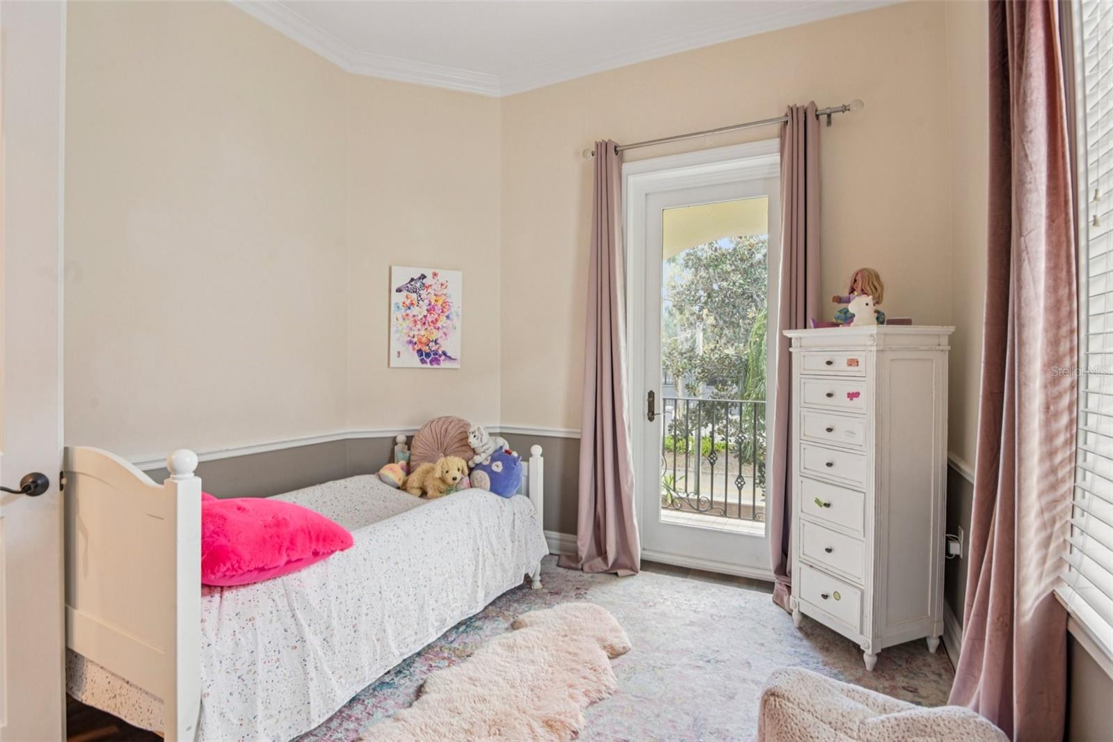 Image 24 of 35 For 3841 Azeele Street