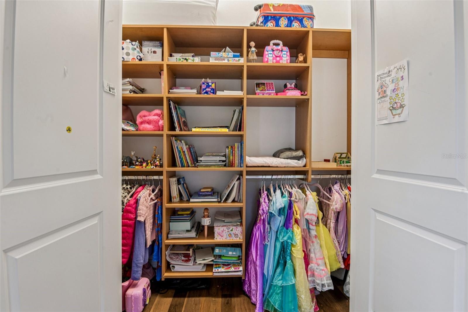 Image 26 of 35 For 3841 Azeele Street