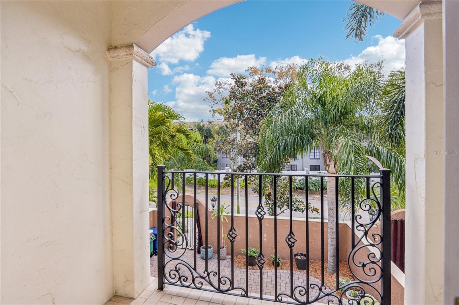 Image 27 of 35 For 3841 Azeele Street