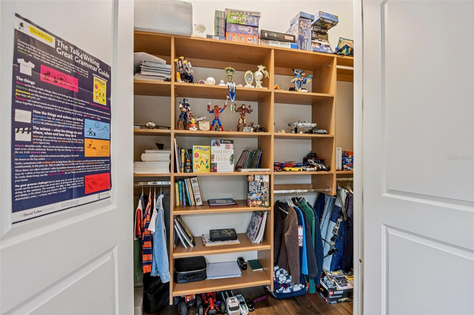 Image 30 of 35 For 3841 Azeele Street