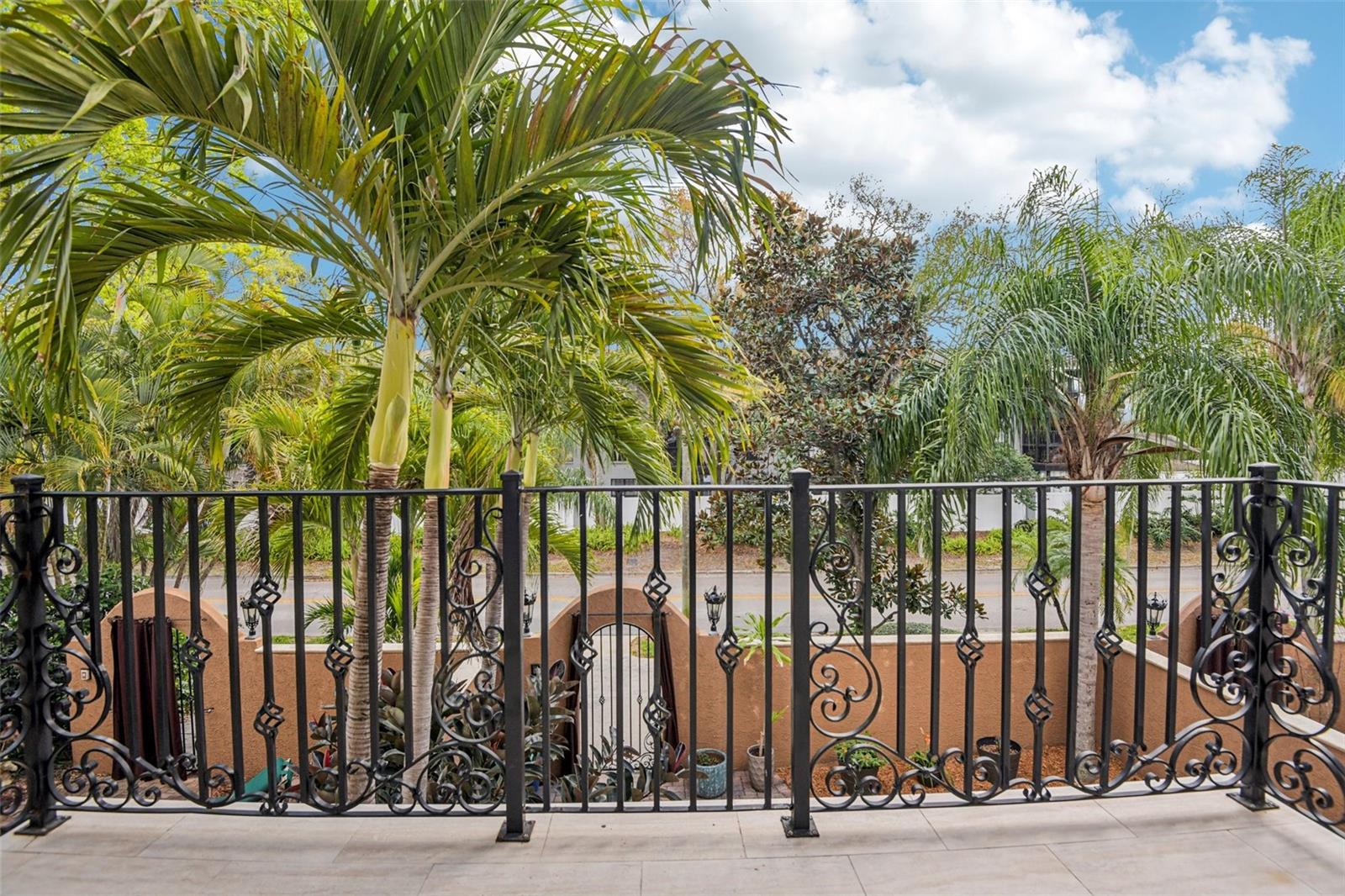 Image 31 of 35 For 3841 Azeele Street