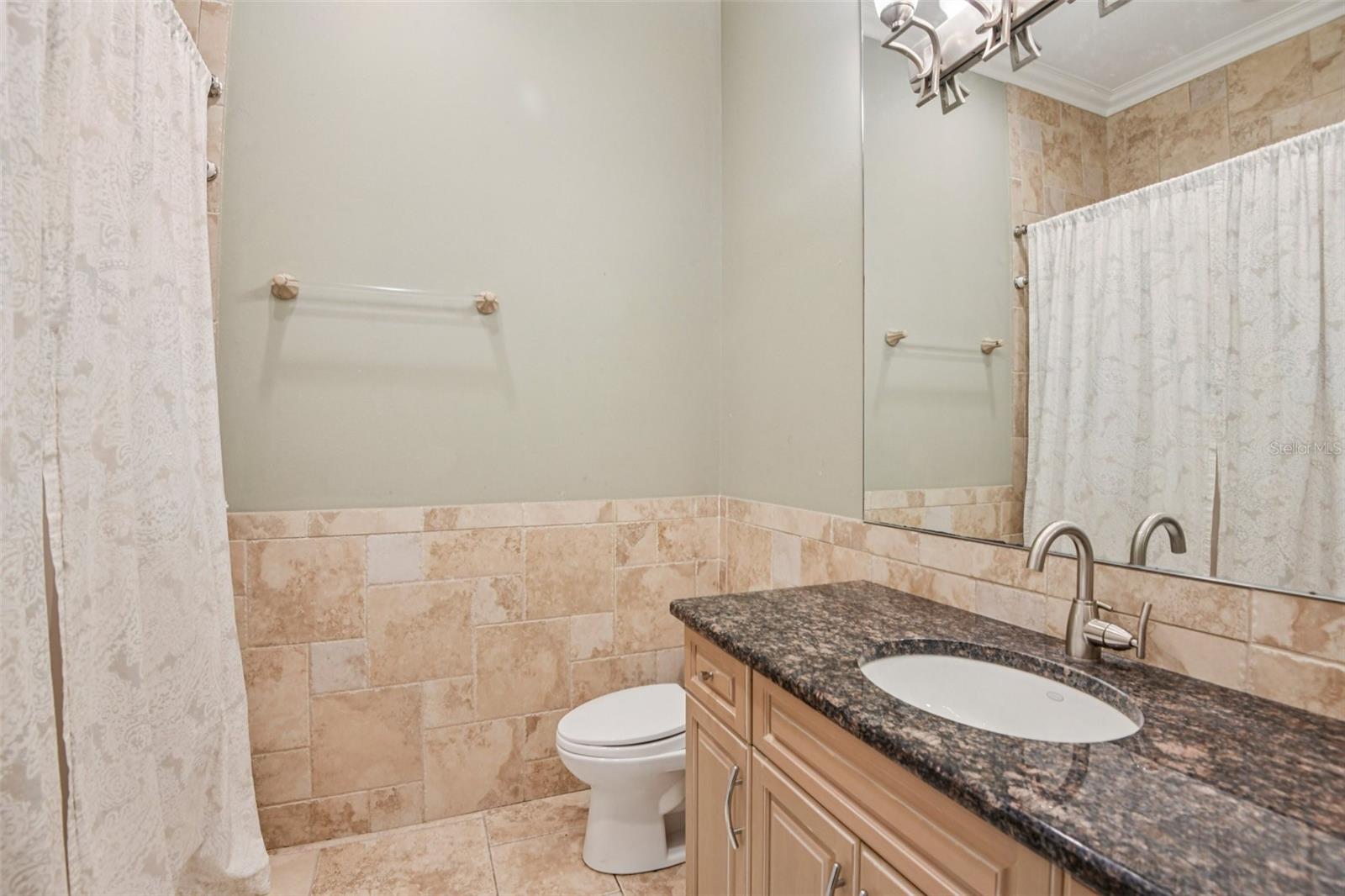 Image 32 of 35 For 3841 Azeele Street