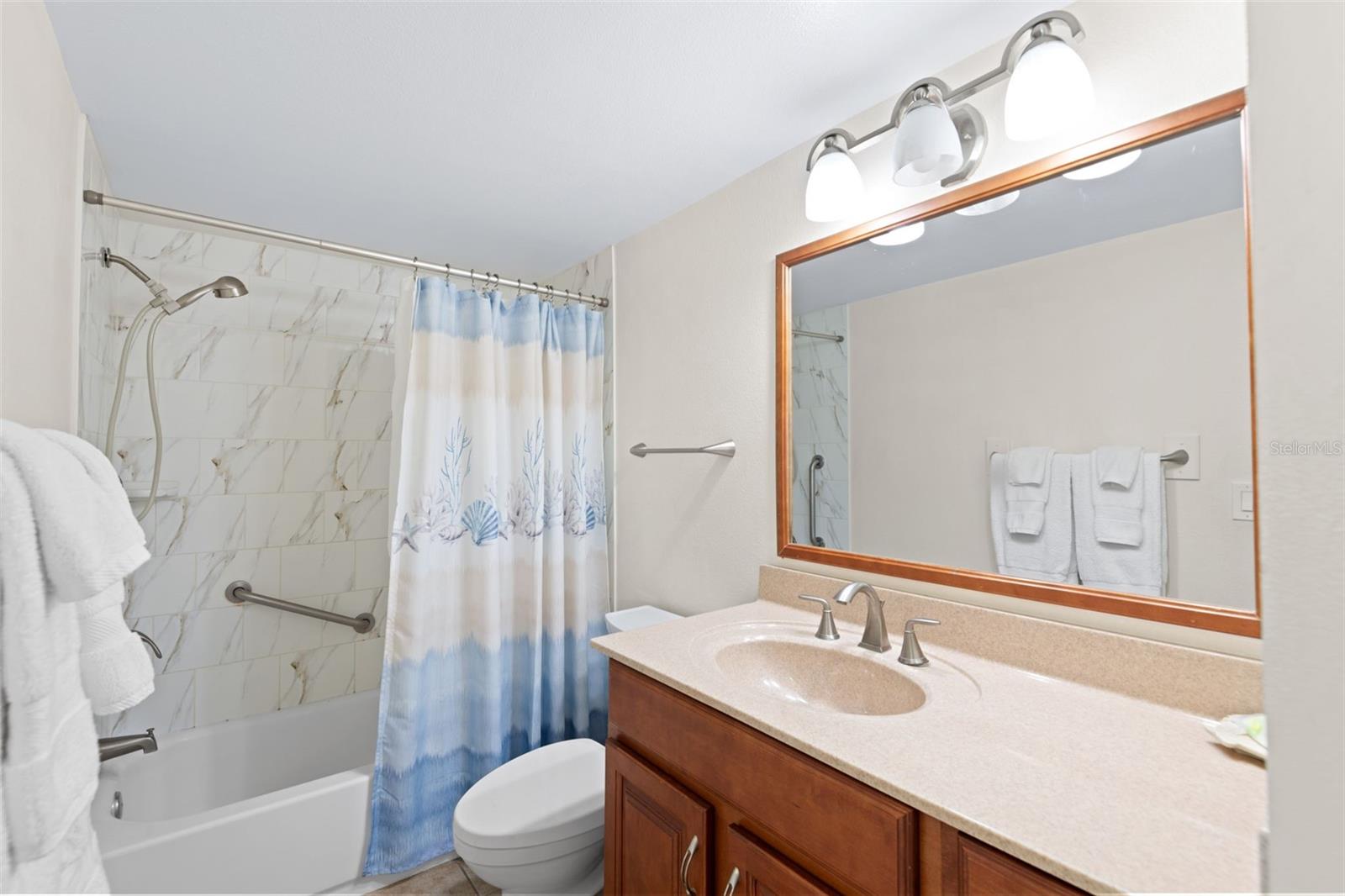 Listing photo id 13 for 13440 Gulf Boulevard 202