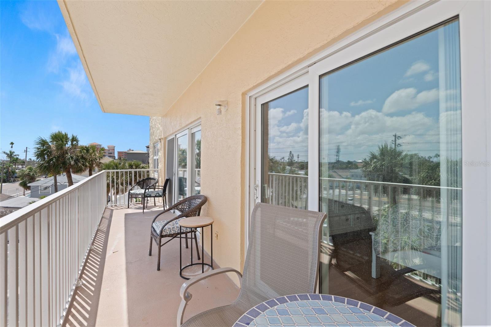Listing photo id 23 for 13440 Gulf Boulevard 202