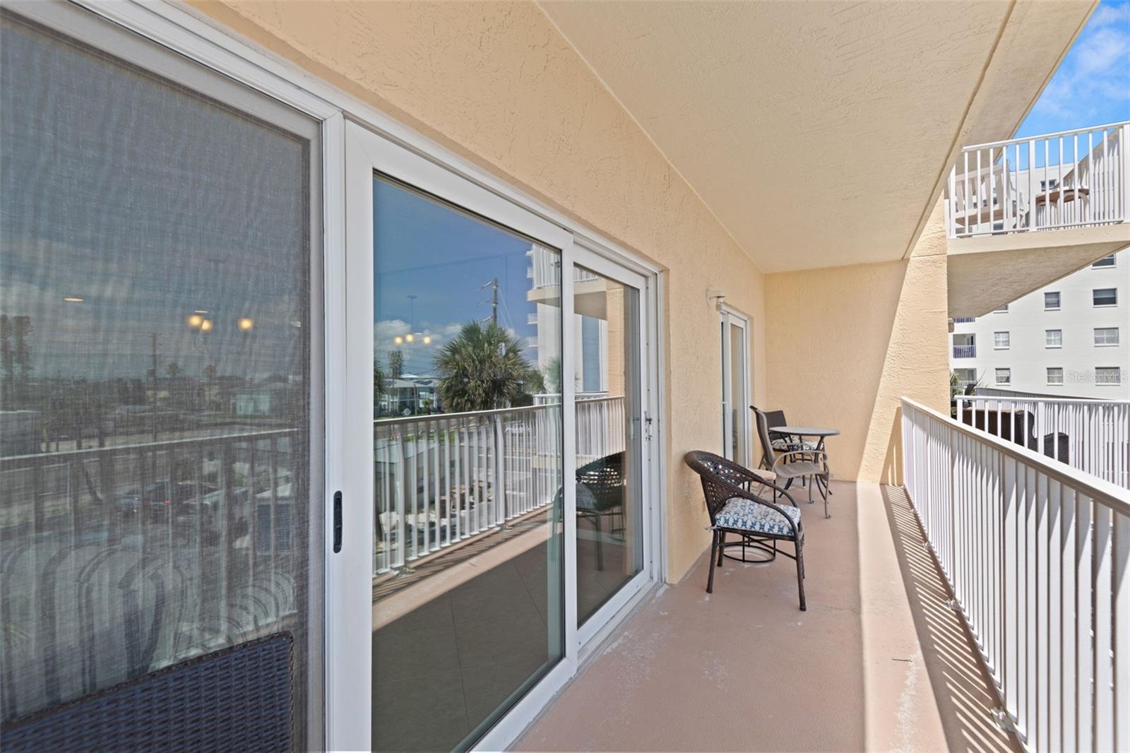 Listing photo id 24 for 13440 Gulf Boulevard 202
