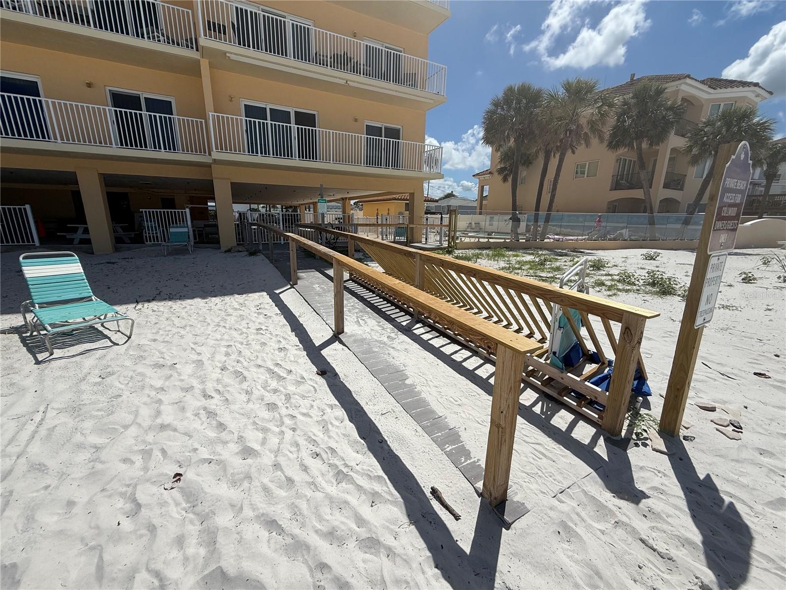 Listing photo id 27 for 13440 Gulf Boulevard 202