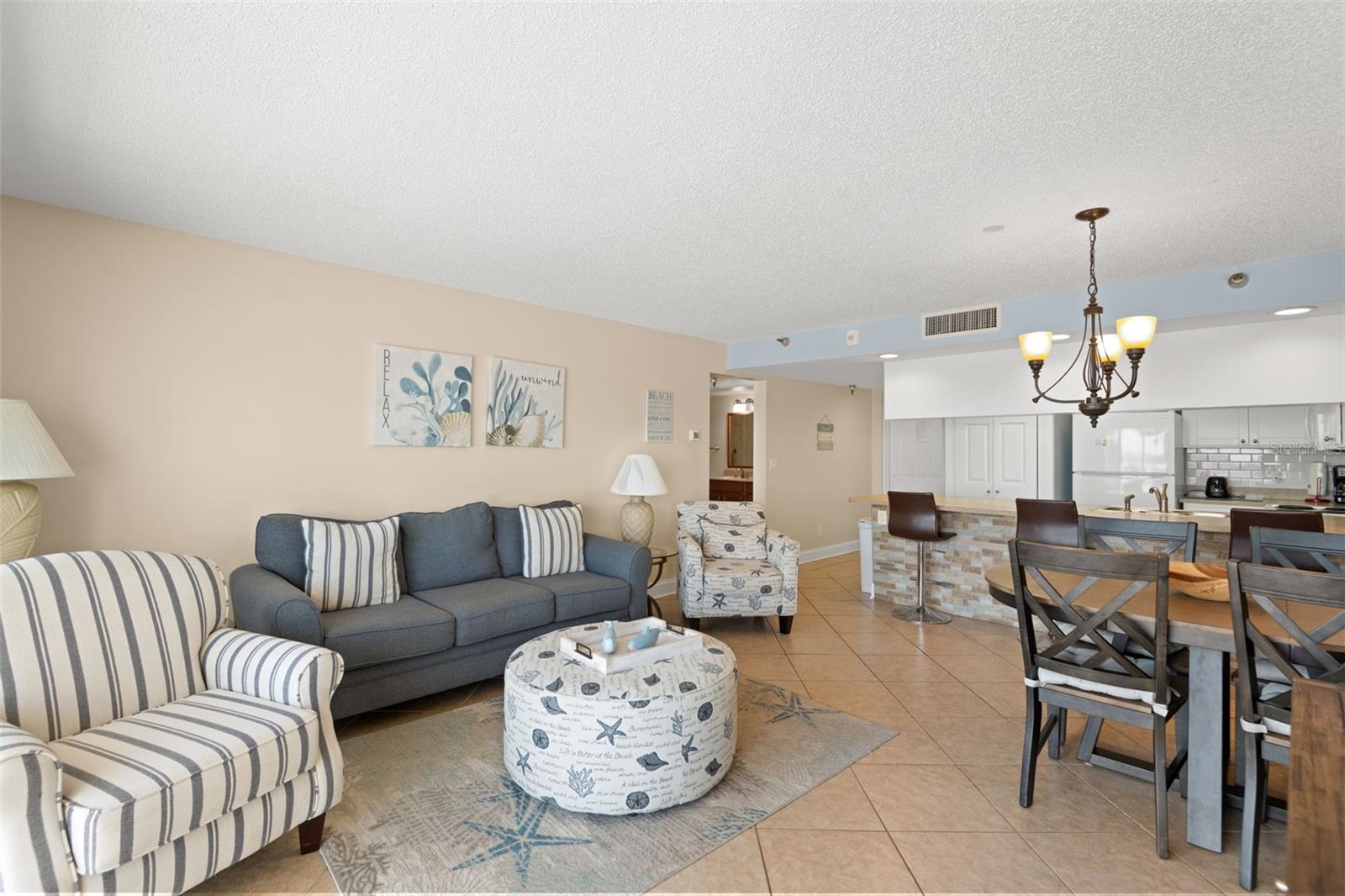 Listing photo id 7 for 13440 Gulf Boulevard 202