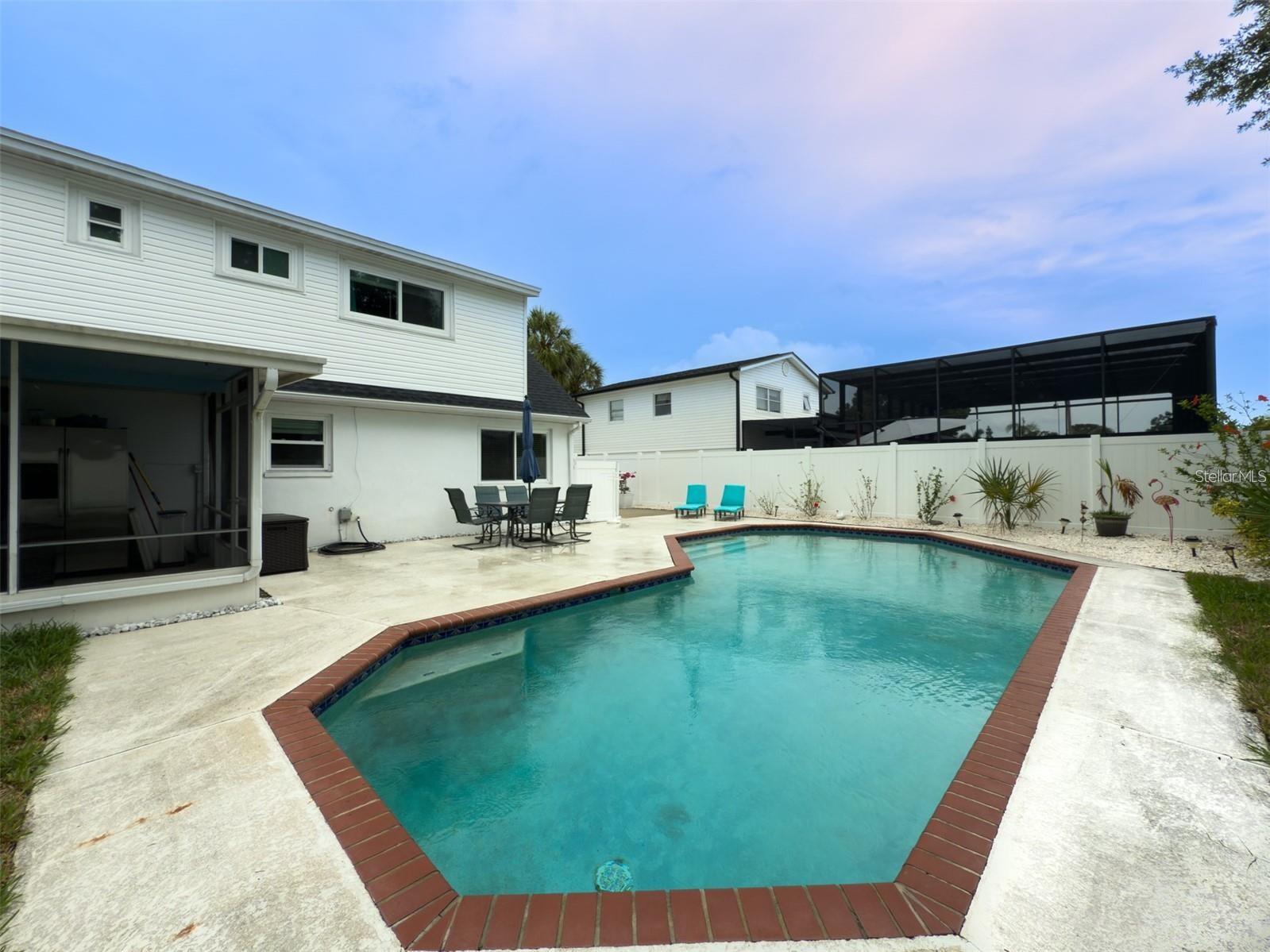 Image 7 of 27 For 4725 Soapstone Drive