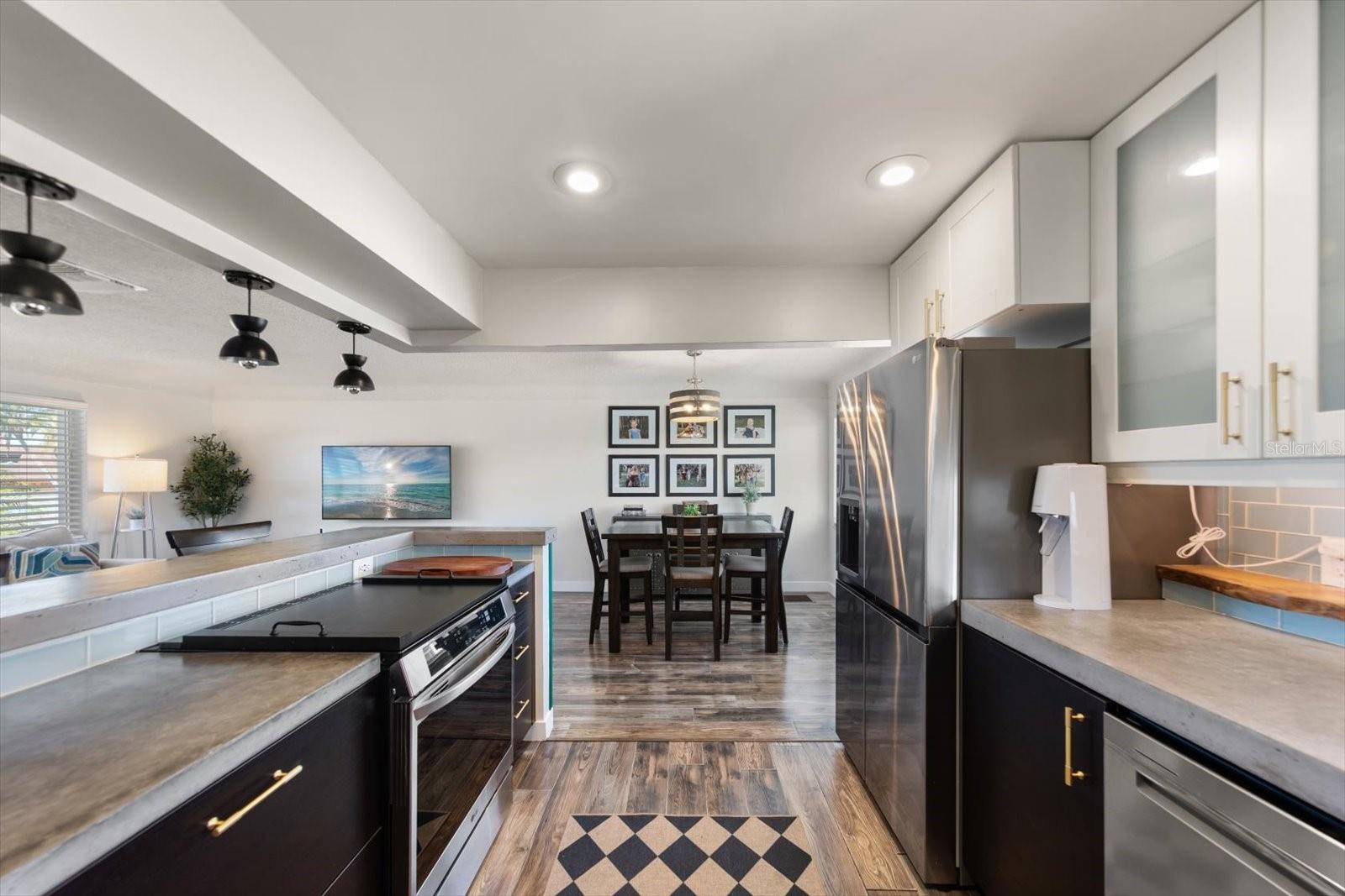 Image 11 of 29 For 6511 Augusta Boulevard