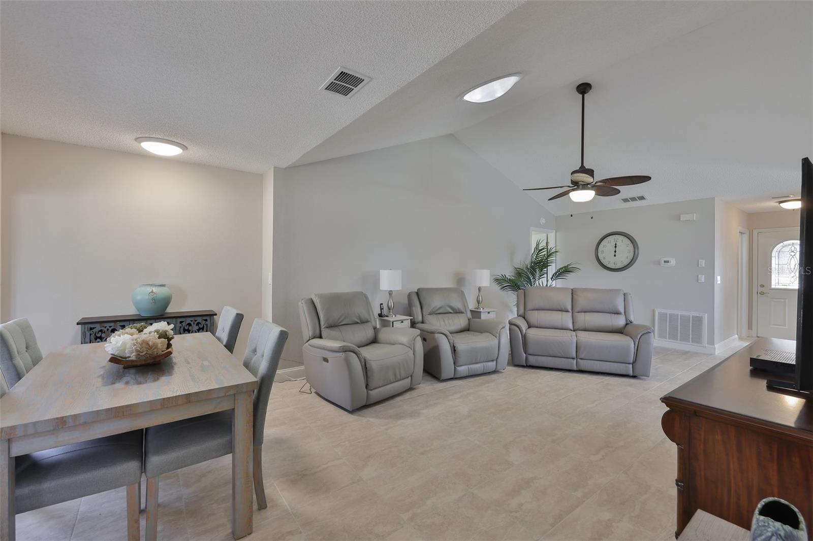 Image 13 of 57 For 315 Linger Lane