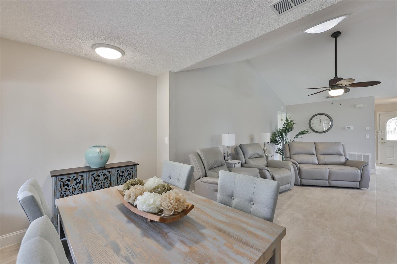 Image 14 of 57 For 315 Linger Lane