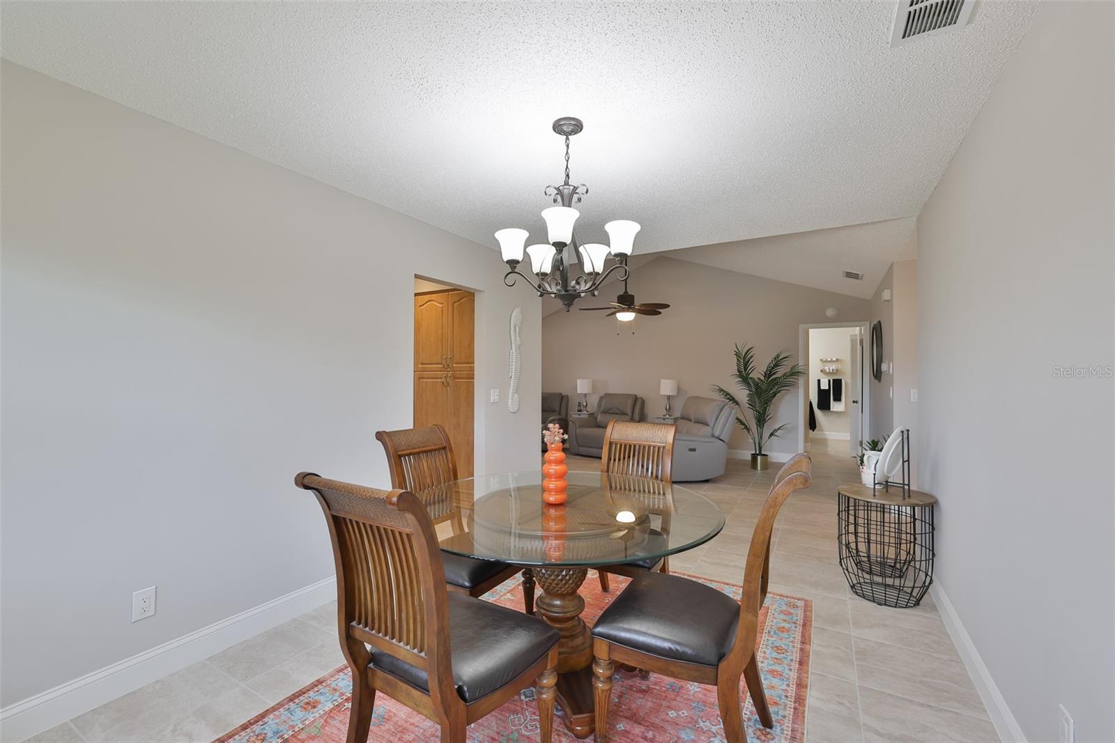 Image 21 of 57 For 315 Linger Lane