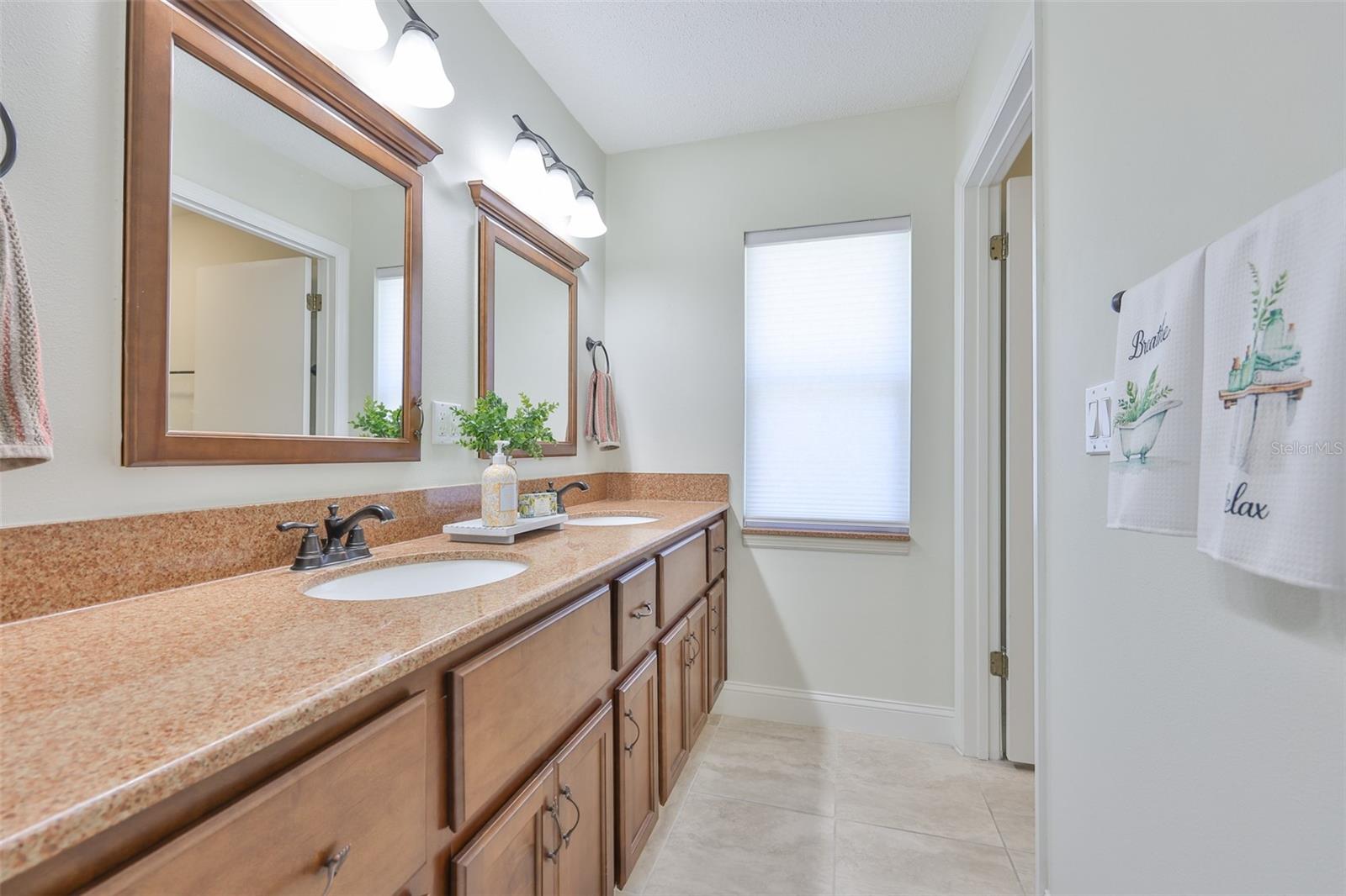 Image 34 of 57 For 315 Linger Lane