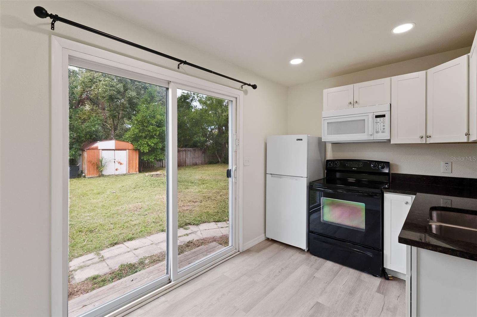 Image 3 of 14 For 910 Jones Street C