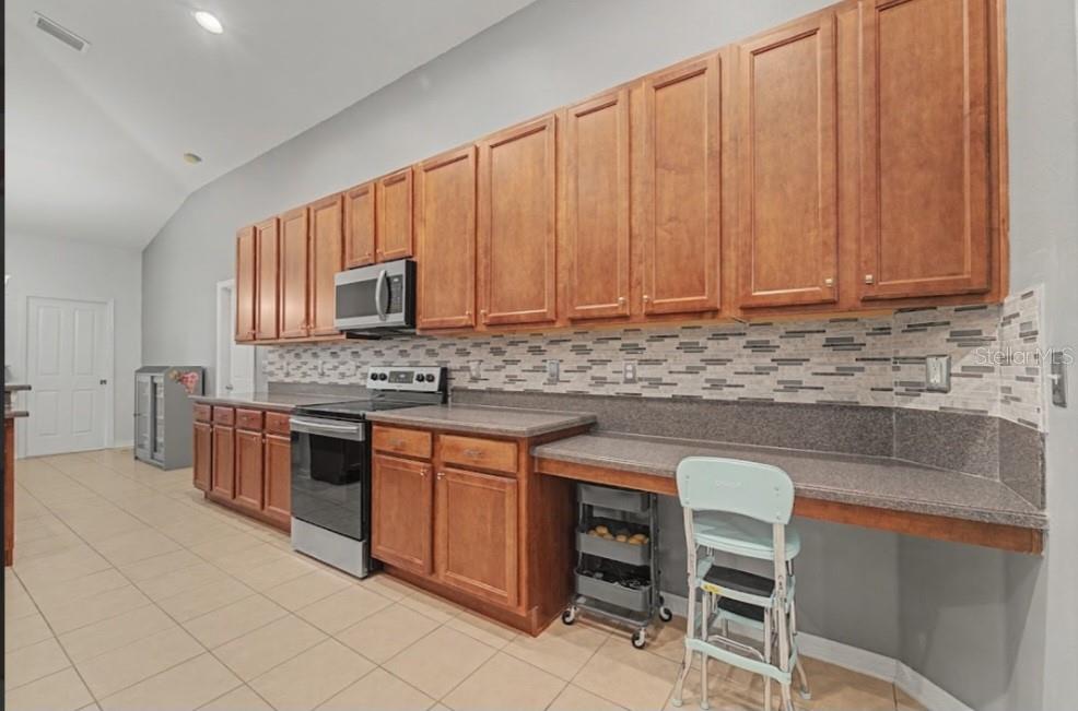 Image 13 of 65 For 10813 Rockledge View Drive