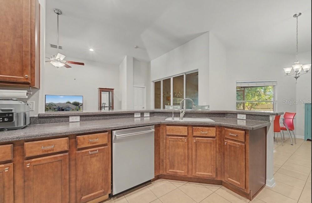 Image 14 of 65 For 10813 Rockledge View Drive