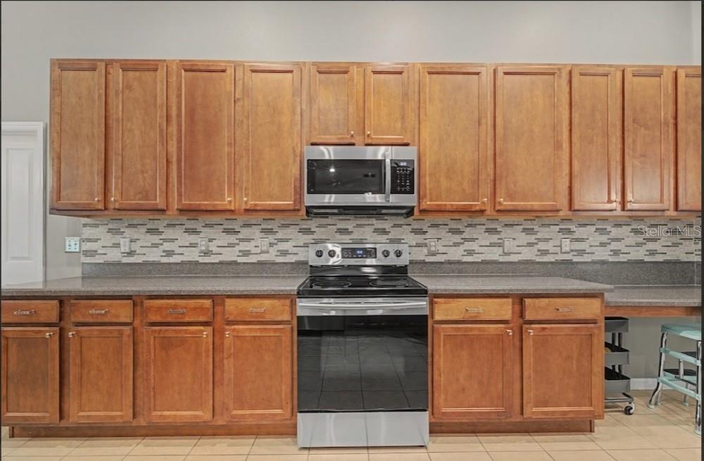 Image 15 of 65 For 10813 Rockledge View Drive