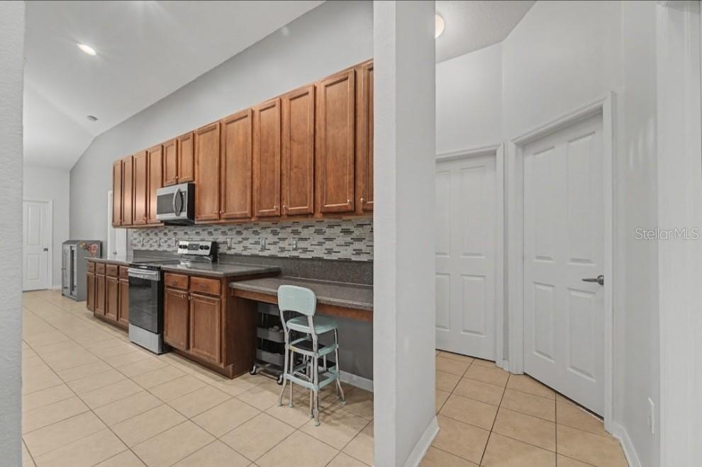 Image 19 of 65 For 10813 Rockledge View Drive