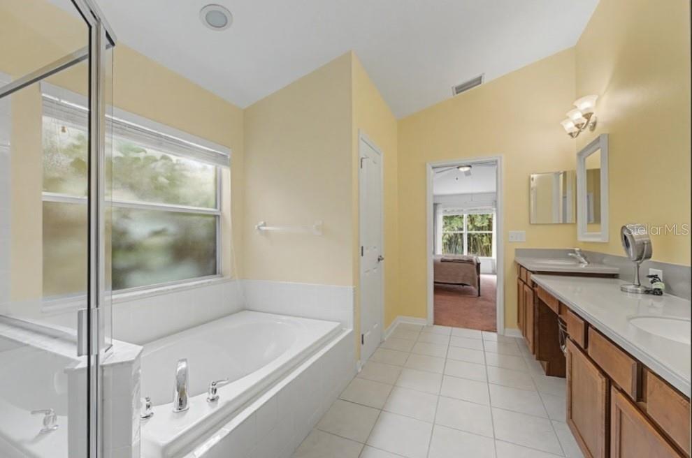 Image 32 of 65 For 10813 Rockledge View Drive