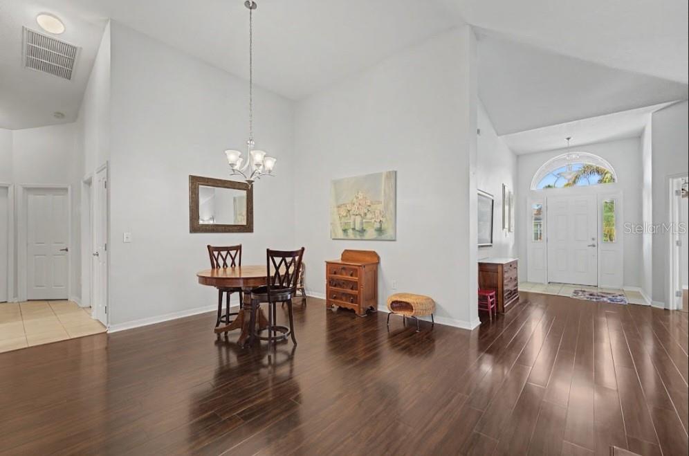 Image 9 of 65 For 10813 Rockledge View Drive