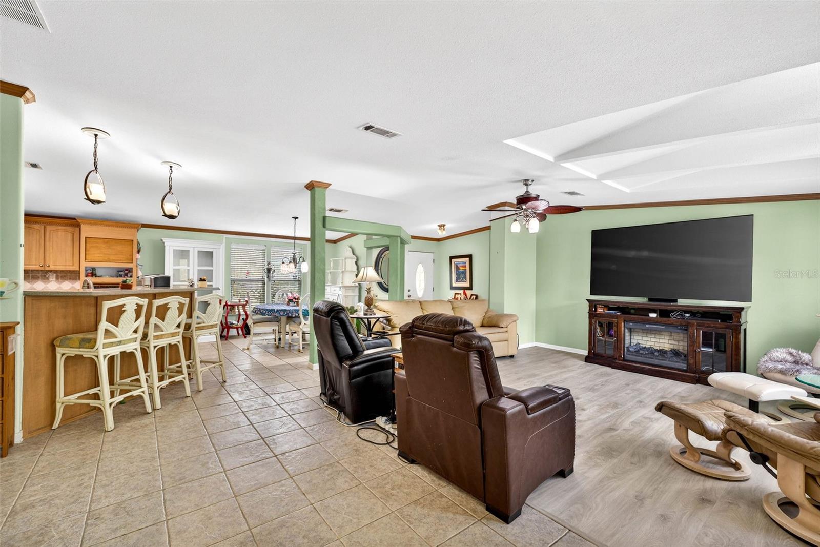 Image 23 of 79 For 3308 24th Avenue Se