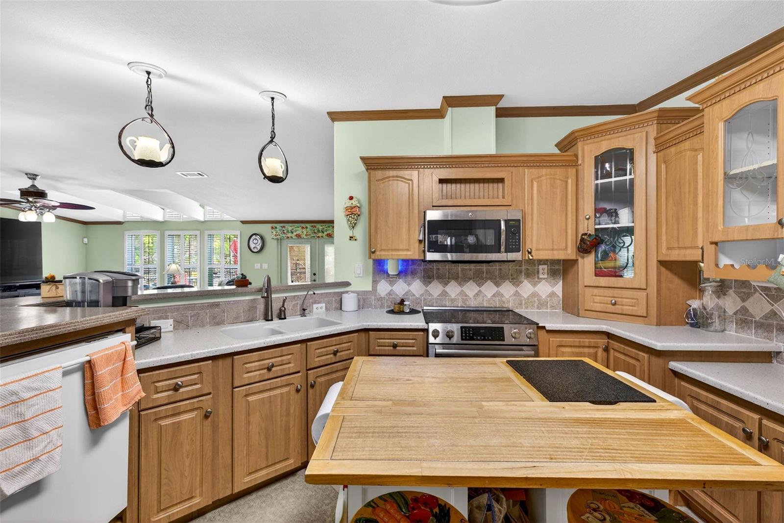 Image 31 of 79 For 3308 24th Avenue Se