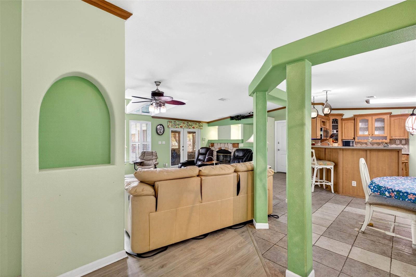 Image 32 of 79 For 3308 24th Avenue Se