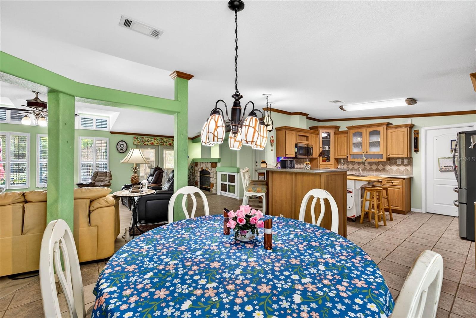 Image 35 of 79 For 3308 24th Avenue Se