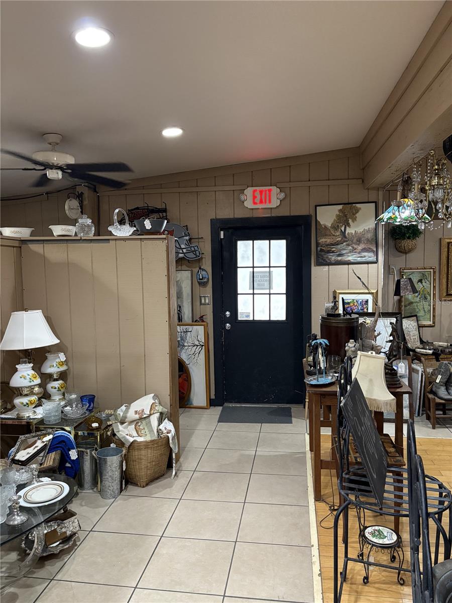 Image 10 of 28 For 11738 Broad Street