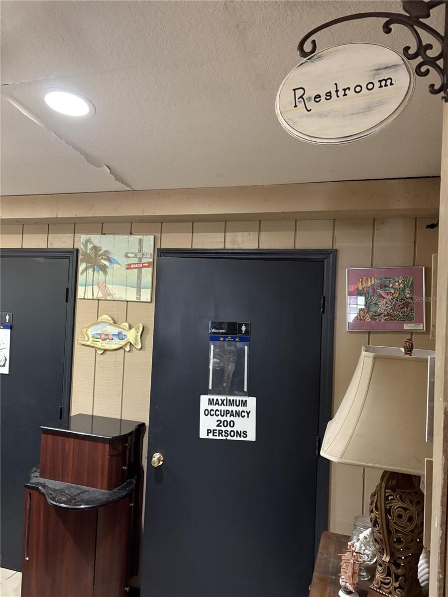 Image 11 of 28 For 11738 Broad Street